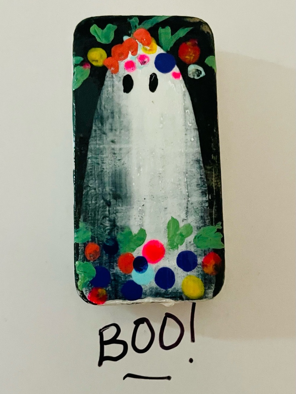 Hand painted Domino Ghost magnet - Picture 2 of 4